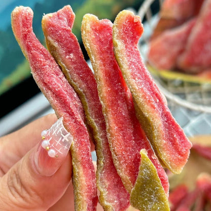 Say goodbye to high-calorie guilt! 💐Satisfy your cravings with our fiber-rich Red Guava slices